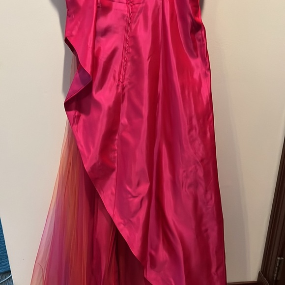 Morgan&Co by Linda Bernell  Tafetta& Tulle  PINK/FUSCIA Formal gown  Size 7/8 Jr - Picture 7 of 12